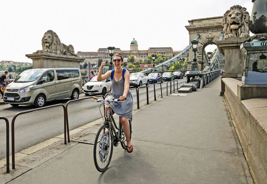Budapest 4-hour e-Bike Tour with Cafe Stop