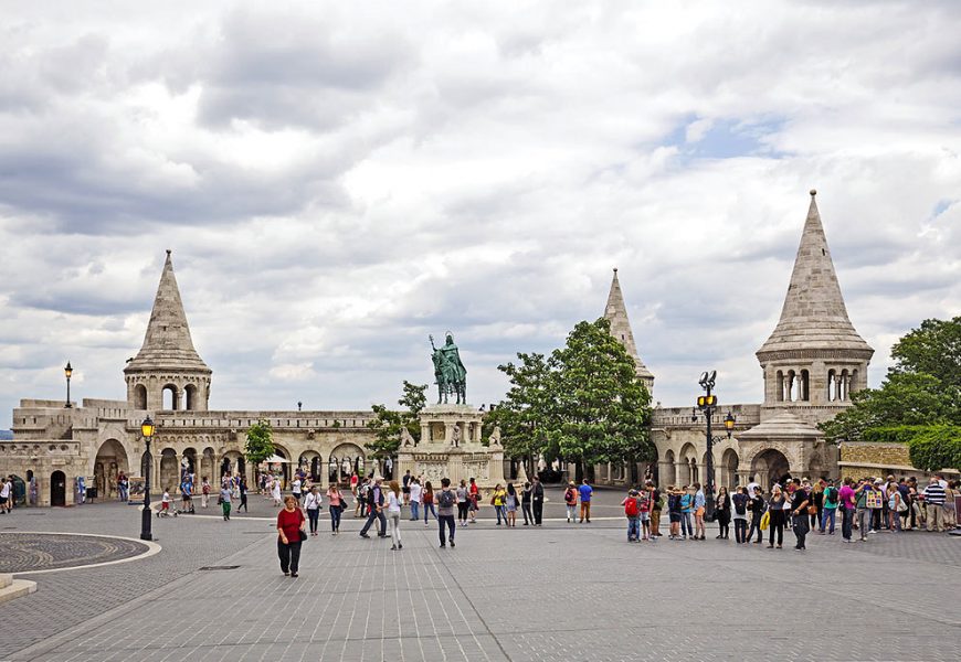 Private E-Bike Tour with Buda Castle